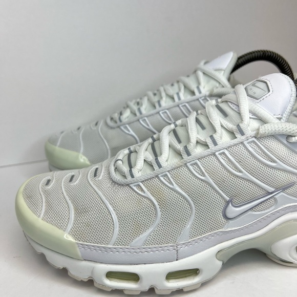 Nike Air Max Plus Womens Triple White 2021 DM2362-100 Sz 7.5M No Box Exc… - Picture 9 of 15